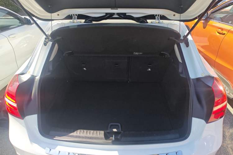 Used Mercedes-Benz GLA 2017 GLA 200 Sport Edition Trunk