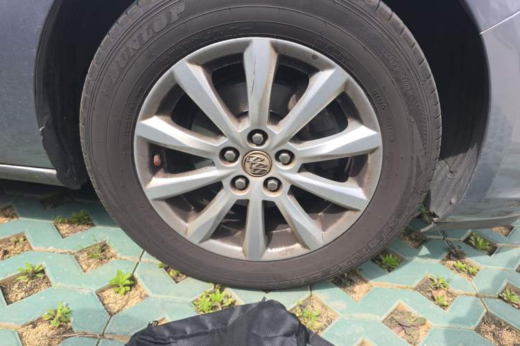 Used Buick GT 2013 GT 1.6L Automatic Fashion Edition Right Front Wheel Hub