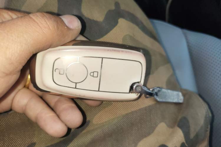 Used Ford Escape 2020 EcoBoost 245 Two-Wheel-Drive Titanium Edition Vehicle Key