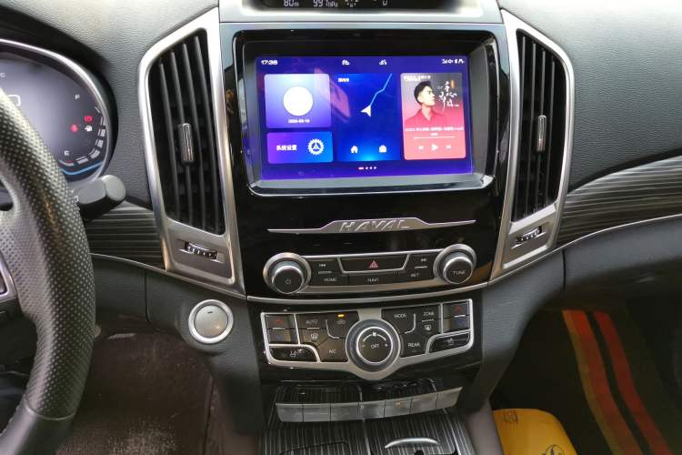 Used Haval H9 2020 2.0T Gasoline 4WD Premium Edition 5 Seats Audio And AC Panel