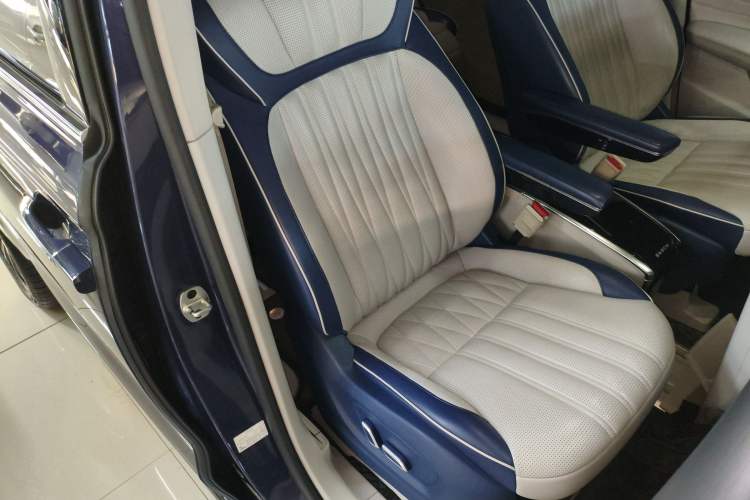 Used Roewe iMAX8 2021 400TGI Supreme Series Prestige Edition