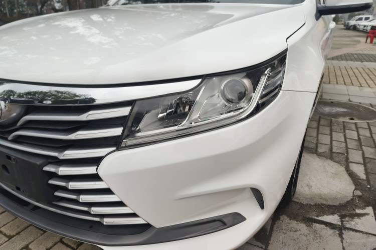 Used Soueast A5 Wing Dance 2019 1.5L Manual Luxury Edition China V Standard
