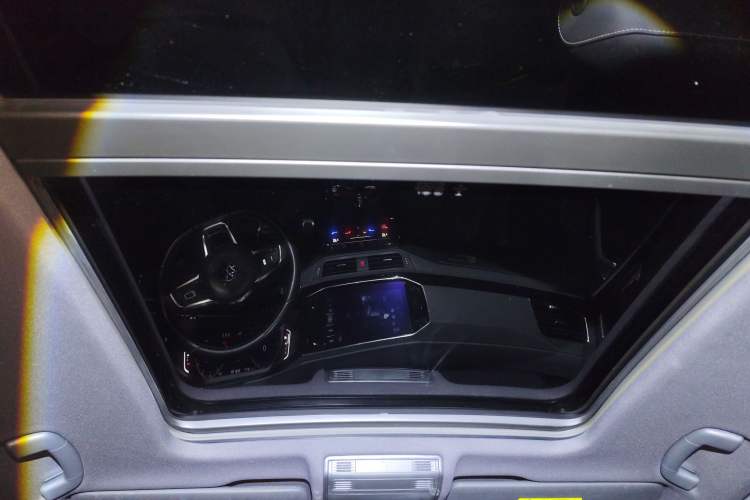 Used Volkswagen Tayron 2022 380TSI Four-Wheel Drive R-Line Connected Version
