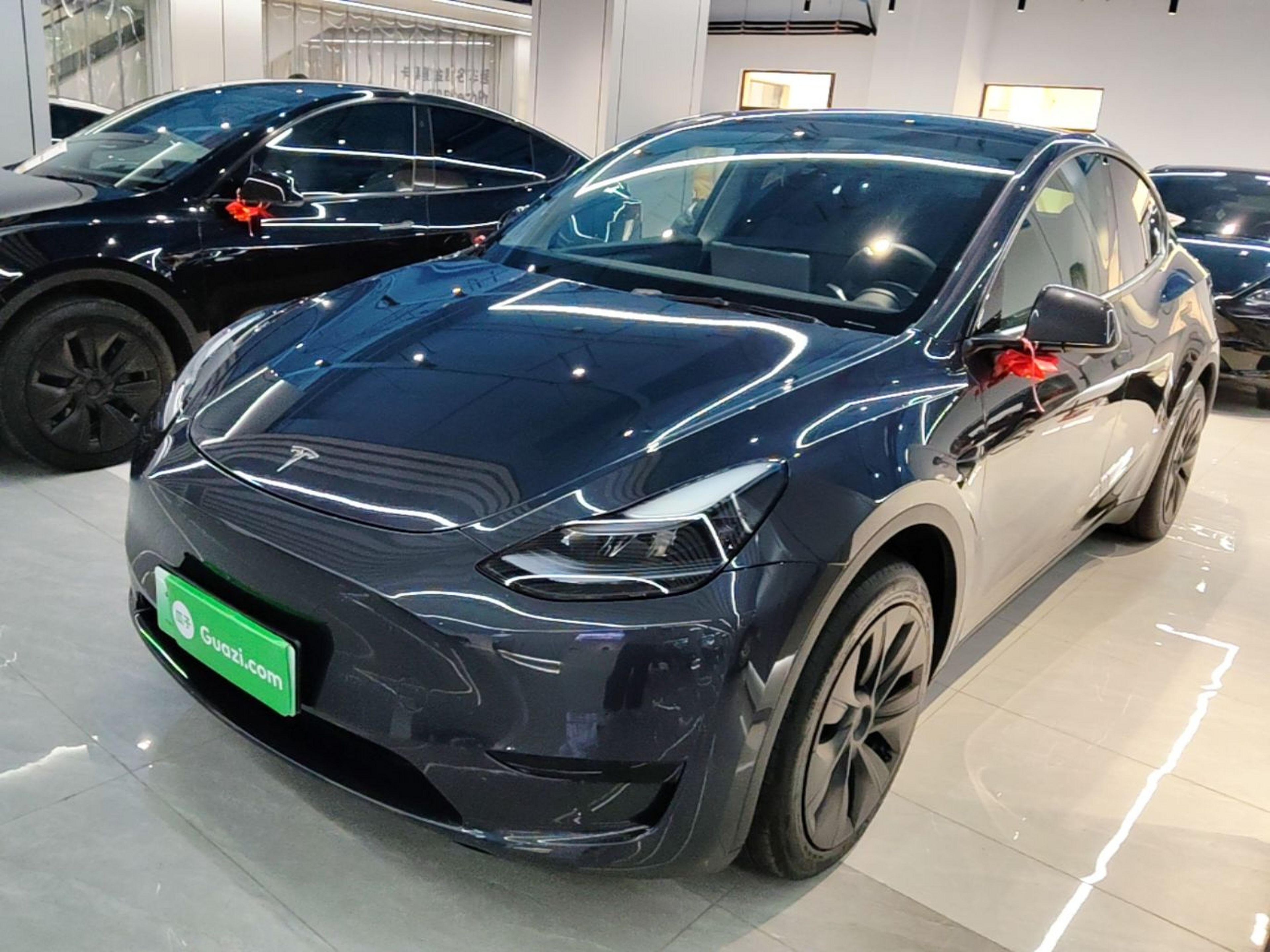Unter der Vorderseite des Autos