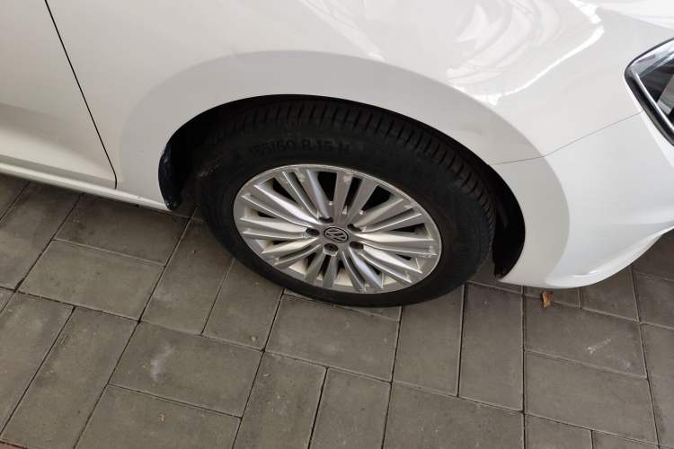 Used Volkswagen Santana 2019 1.5L Automatic Comfort Edition China VI Standard Right Front Wheel Hub