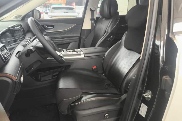 Used Chery Tiggo 9 2023 Facelift 2.0T Dual-Clutch Two-Wheel Drive Luxury Edition 5 Seats