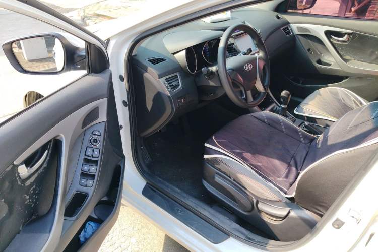 Used Hyundai Elantra (5th Generation / Langdong) 2015 1.6L Manual Leading Model