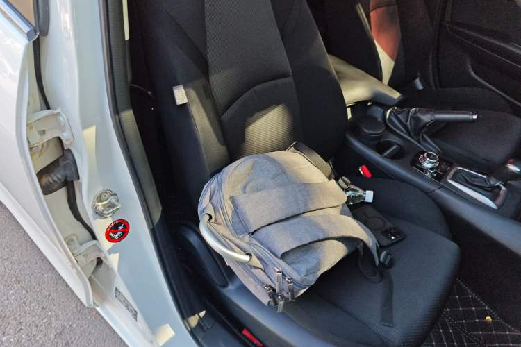 Used Mazda 3 Axela 2017 Sedan 1.5L Automatic Comfort Model Emission Standard China V Right Front Seat