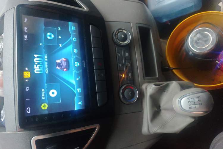 Used JAC Sunray 2017 2.0T Short-Wheelbase Mid-Roof StarTourer Light Commercial Van