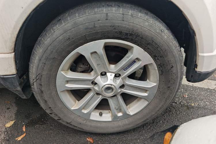 Used Haval H5 Classic 2016 Classic Edition 2.0T Manual Two-Wheel Drive Elite Model Right Front Wheel Hub