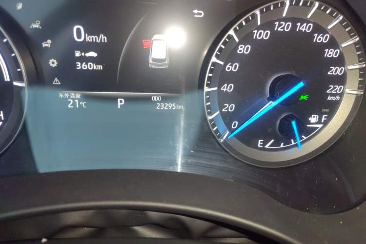 Used Toyota Crown Kluger 2023 2.5L HEV Four-Wheel Drive Luxury Edition Odometer Close Up