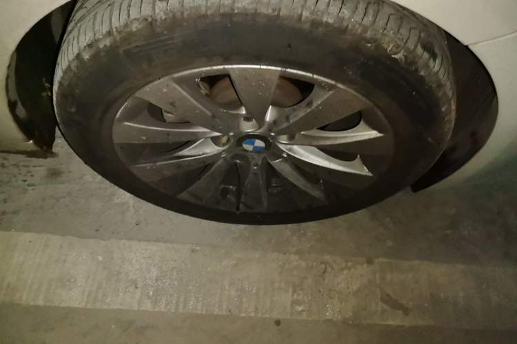 Used BMW 3 Series 2017 318Li Fashion Model Right Front Wheel Hub