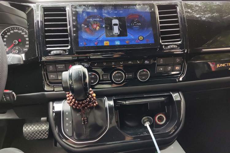 Used Volkswagen Multivan 2016 2.0 TSI 4x4 Premium Edition 7-Seater
