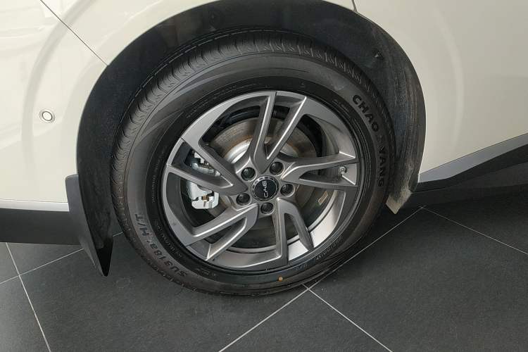 Used BYD Seal 06 New Energy 2025 EV 545KM Premium Edition Right Rear Wheel Hub