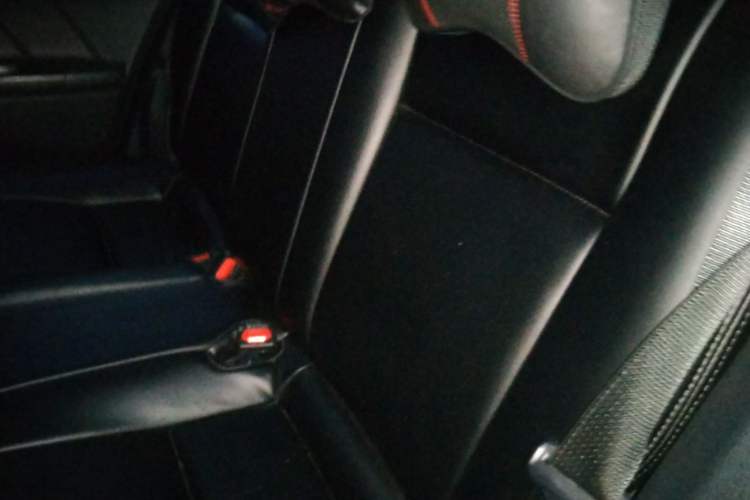 Used Toyota YARiS L Zhi Xuan 2016 Revised 1.5E CVT Charming Edition Left Rear Seat