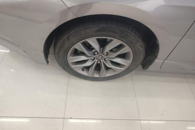 Used Toyota Avalon 2019 2.5L Ambition Version China VI Standard Left Front Wheel Hub