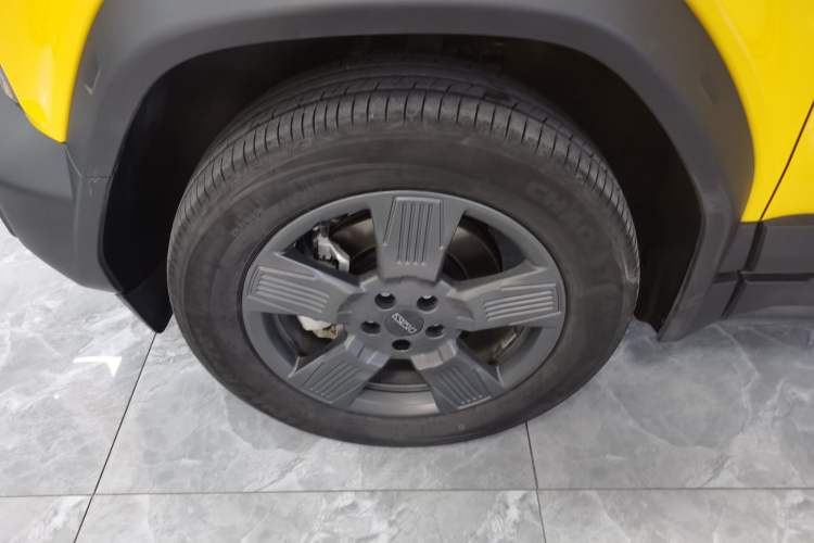 Used iCAR 03 2024 501km Two-Wheel Drive Long-Range Version Left Front Wheel Hub