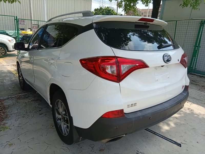 Used BYD Song 2016 GaiShi Edition 1.5TI Manual Elite Model — 4