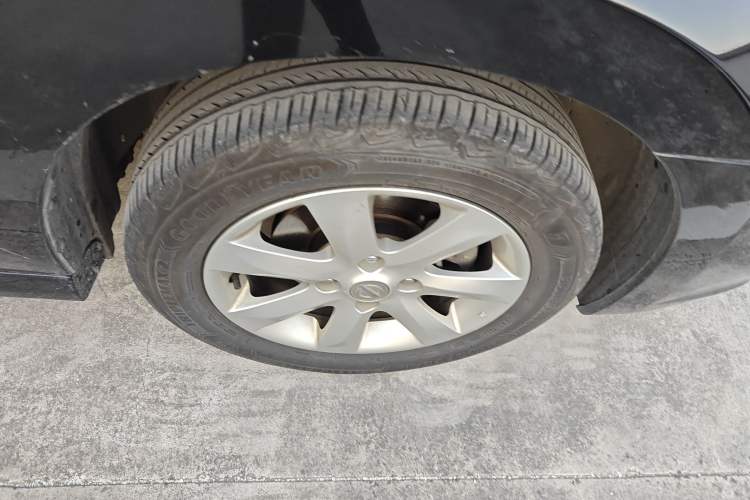 Used Nissan Sylphy 2009 1.6XL Automatic Luxury Sunroof Edition Right Front Wheel Hub
