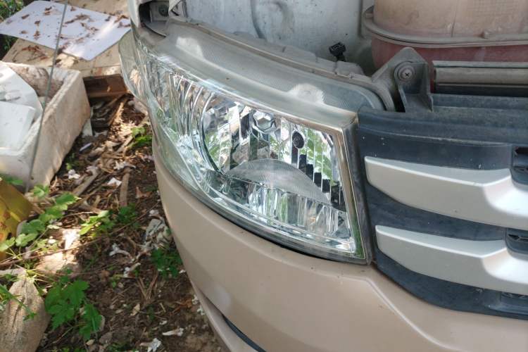 Used Foton Scenic G7 2022 2.4L Gasoline Commercial Version Long Wheelbase High-Roof Van 2 Seats 4K22D4M Right Front Headlight