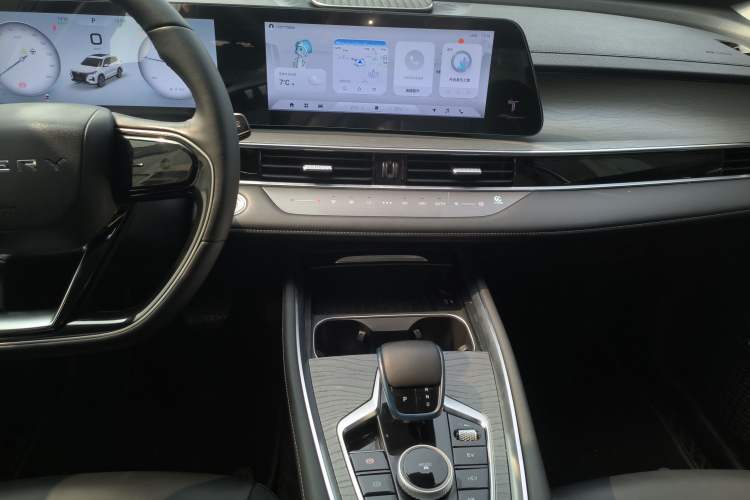 Used Chery Tiggo 8 PRO New Energy 2023 Champion Edition 1.5T 100km Glory Version
