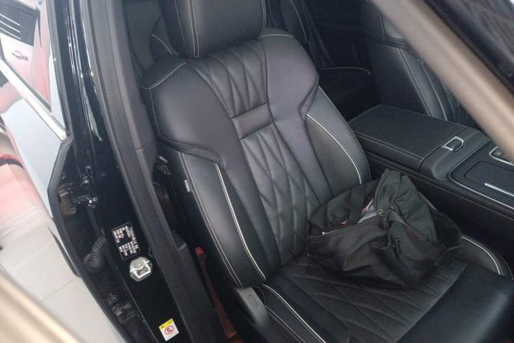 Used GAC Trumpchi GS8 2022 Linghang Series 2.0 TGDI Two-Wheel-Drive Luxury Smart Connectivity Version (7 Seats)