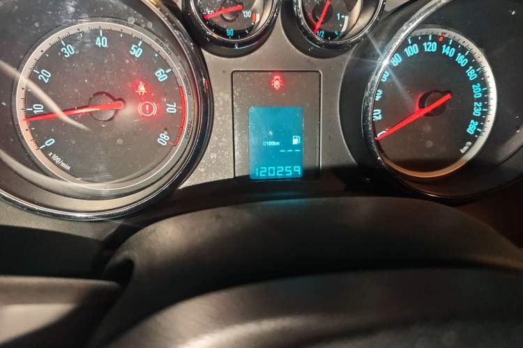 Used Buick GT 2012 XT 1.6L Manual Comfort Edition