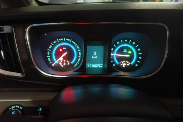 Used Buick GL8 2011 2.4L LT Luxury Business Executive Edition