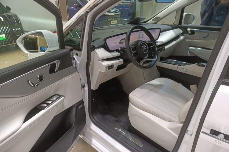 Used Buick GL8 New Energy 2024 Lu Zun Deluxe Edition 7-Seater Driver Seat