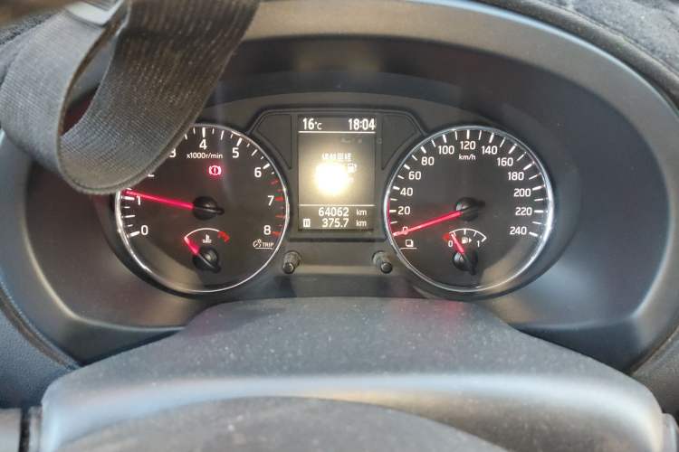 Used Dongfeng Fengdu MX6 2016 2.0L Manual Two-Wheel Drive Navigation Edition Odometer Close Up