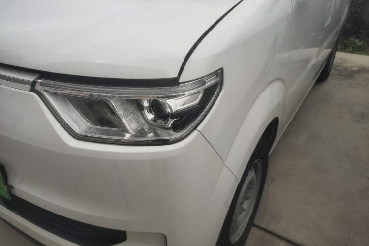 Used Ruichi EC75 2025 Model Passenger Vehicle Smart Driving Ultra-Charging Edition, Pioneer Type I, 52.16 kWh