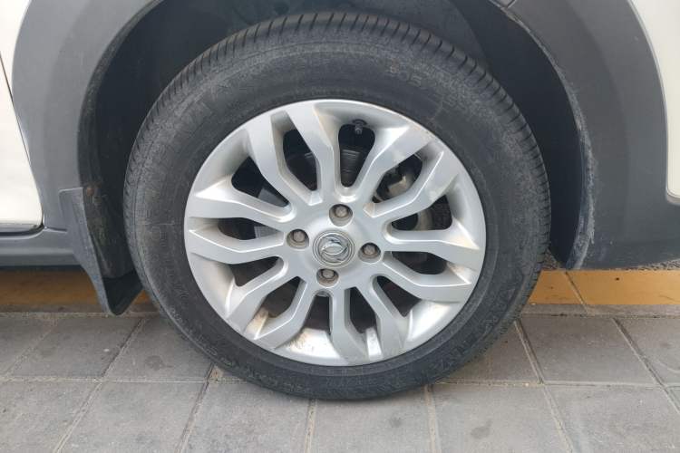 Used Dongfeng Aeolus AX3 2016 1.5L Manual ZhiKu Model
