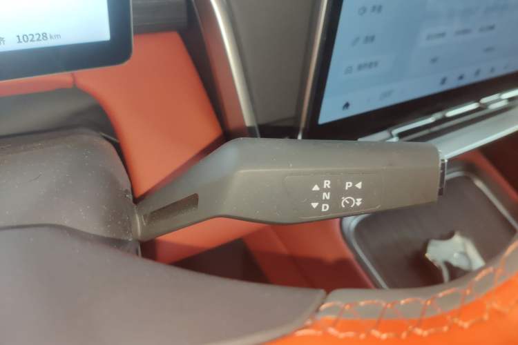 Used Dongfeng eπ eπ008 2024 636Max All-Electric Version 6 Seats
