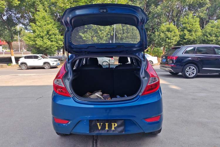 Used Hyundai Verna Ray 2014 1.4L Automatic GLX
