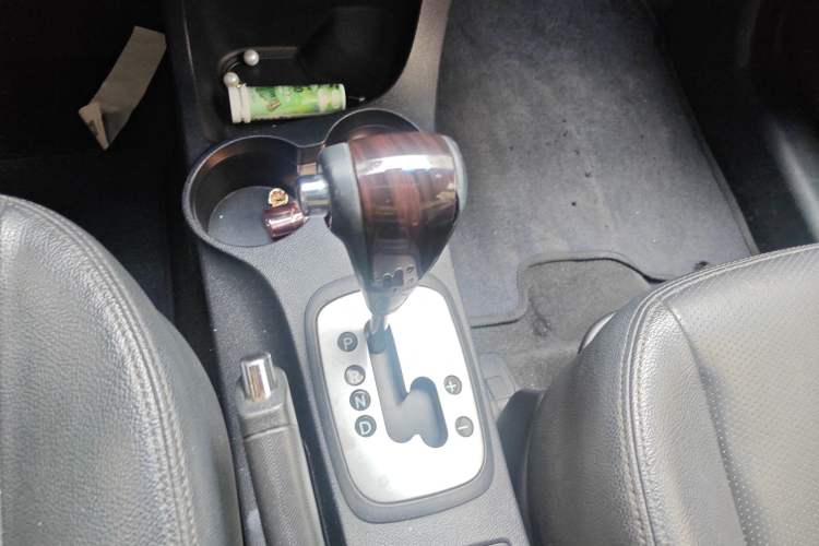 Used Kia Sportage 2012 2.0L Automatic Two-Wheel Drive GLS Gear Lever