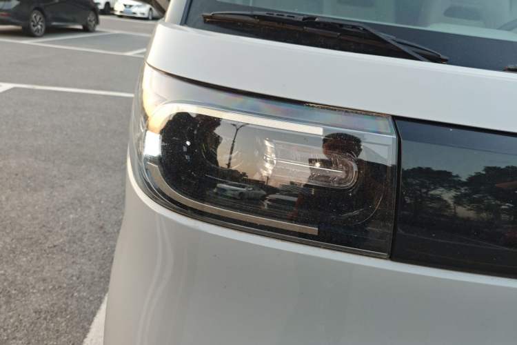 Used SAIC MAXUS Dana V1 2025 Low-Roof Multi-Function Version 42 kWh Right Front Headlight