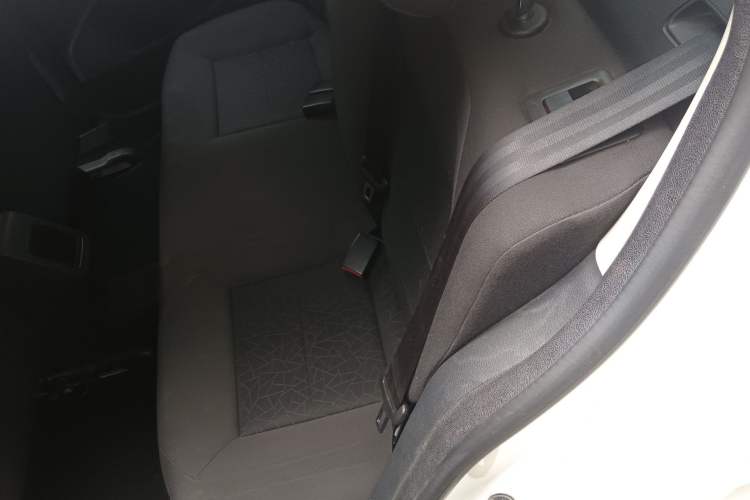 Used Volkswagen Lavida 2013 Revised Classic 1.6L Manual Fashion Edition Left Rear Seat