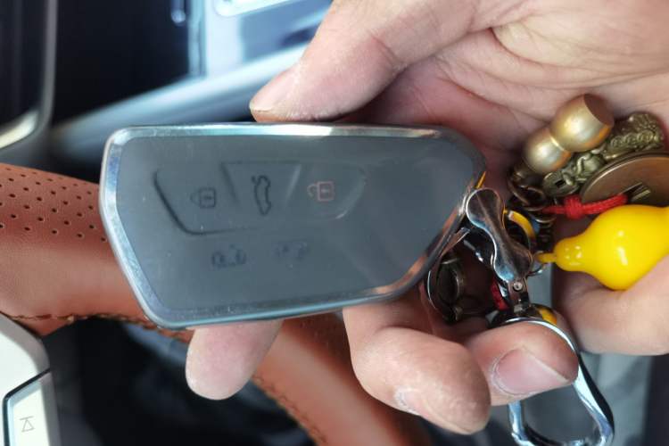 Used Volkswagen Viloran 2022 330TSI Luxury Edition
