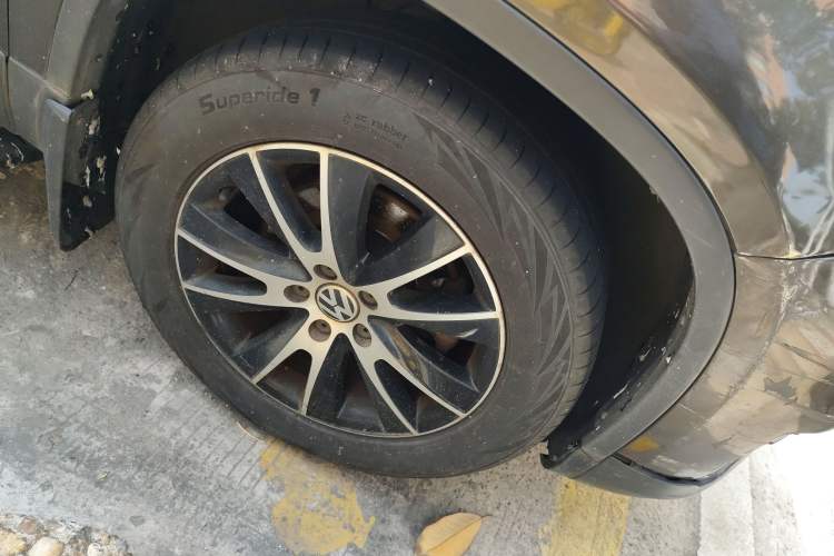 Used Volkswagen Tiguan 2015 1.8TSI Automatic All-Wheel-Drive Luxury Model
