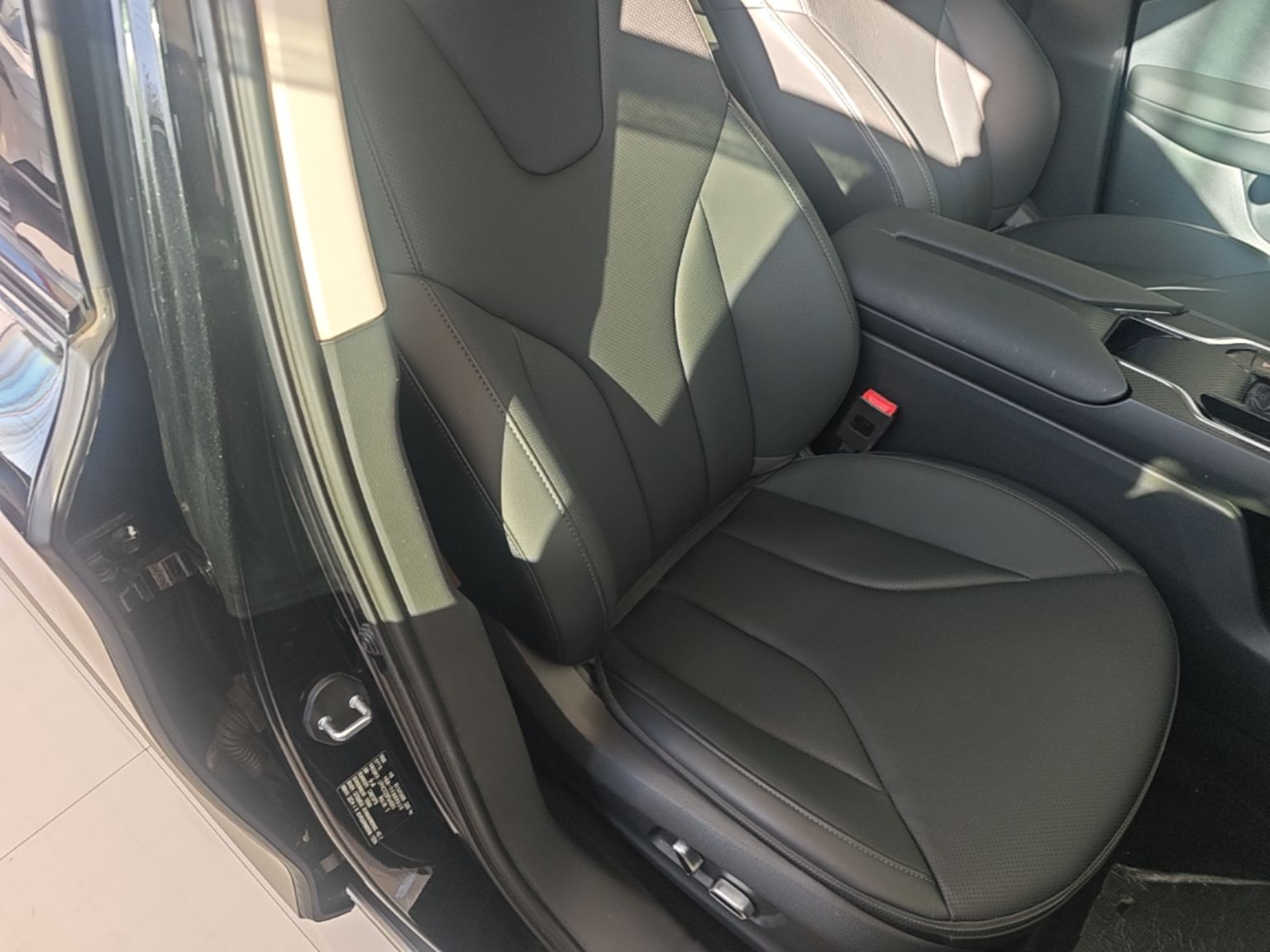Hongqi E-QM5 2023 Base Travel Edition — снимка 19