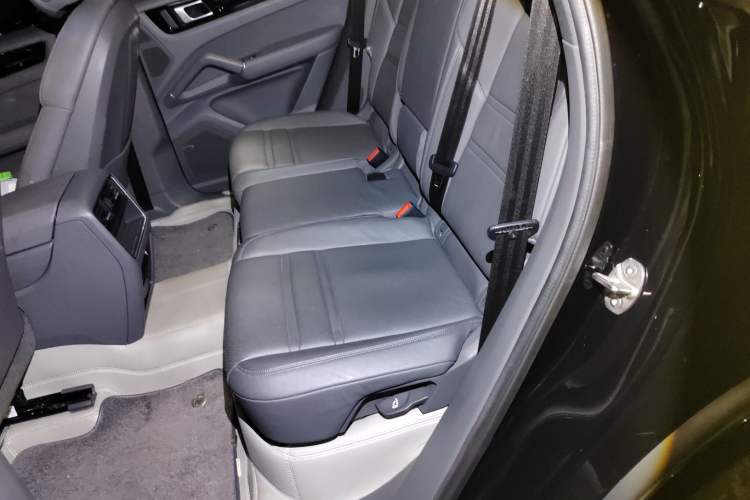 Used Porsche Cayenne E-Hybrid 2022 Cayenne E-Hybrid 2.0T Platinum Edition
