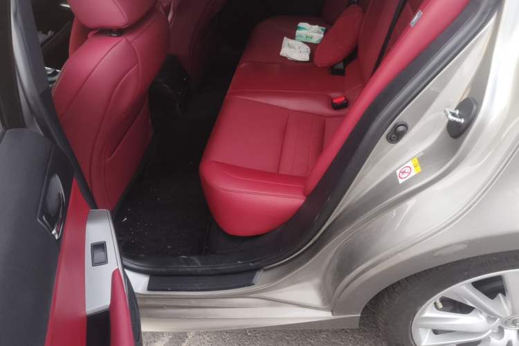 Used Lexus IS 2015 200t F SPORT