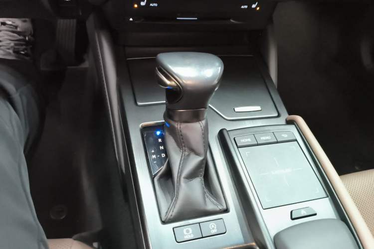 Used Lexus ES 2021 200 Excellence Edition