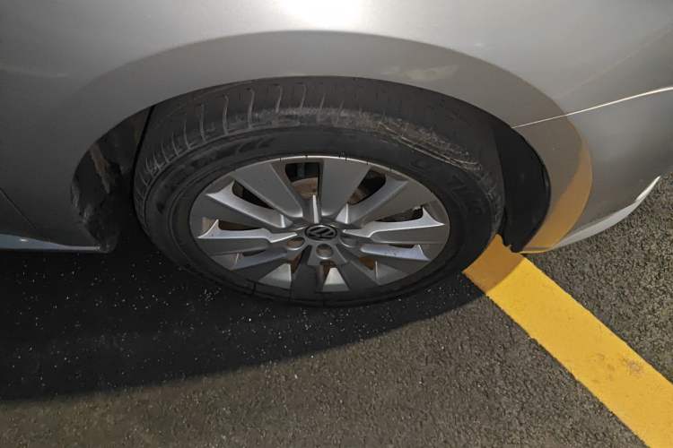 Used Volkswagen Lavida 2013 Restyled Classic 1.6L Manual Comfort Edition
