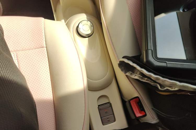 Used Wuling Hongguang MINIEV 2025 Four-Door Version 301km Zhenxiang+ Model
