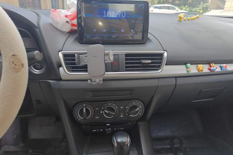 Used Mazda 3 Axela 2014 Sedan 1.5L Automatic Comfort Model Audio And AC Panel