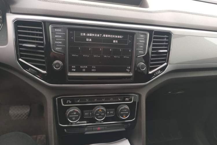 Used Volkswagen Teramont 2017 530 V6 Four-Wheel Drive Luxury Edition Audio And AC Panel