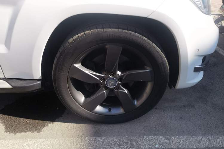 Used Mercedes-Benz GLK-Class 2013 GLK 300 4MATIC Dynamic Sunroof Model