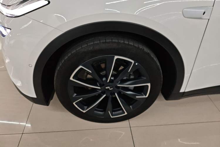 Used ONVO L60 2024 60 kWh Rear-Drive Version Exterior 7