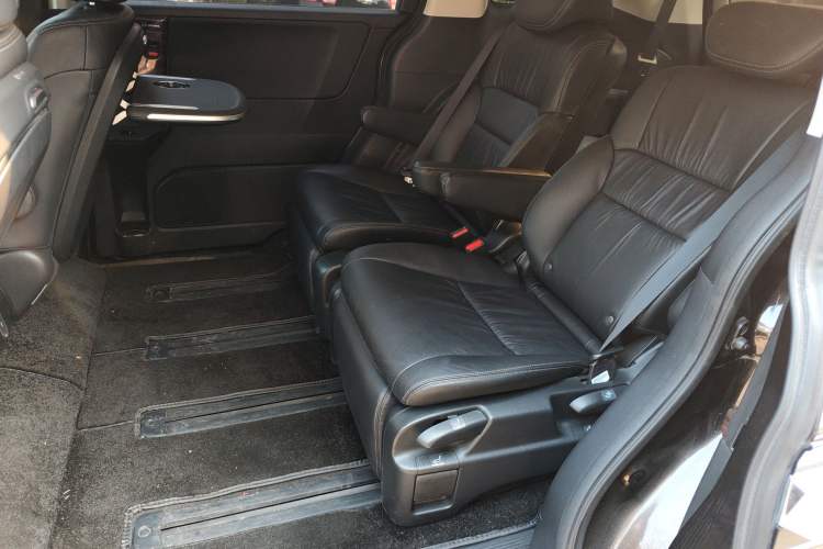 Used Honda Elysion 2016 2.4L Style Edition
